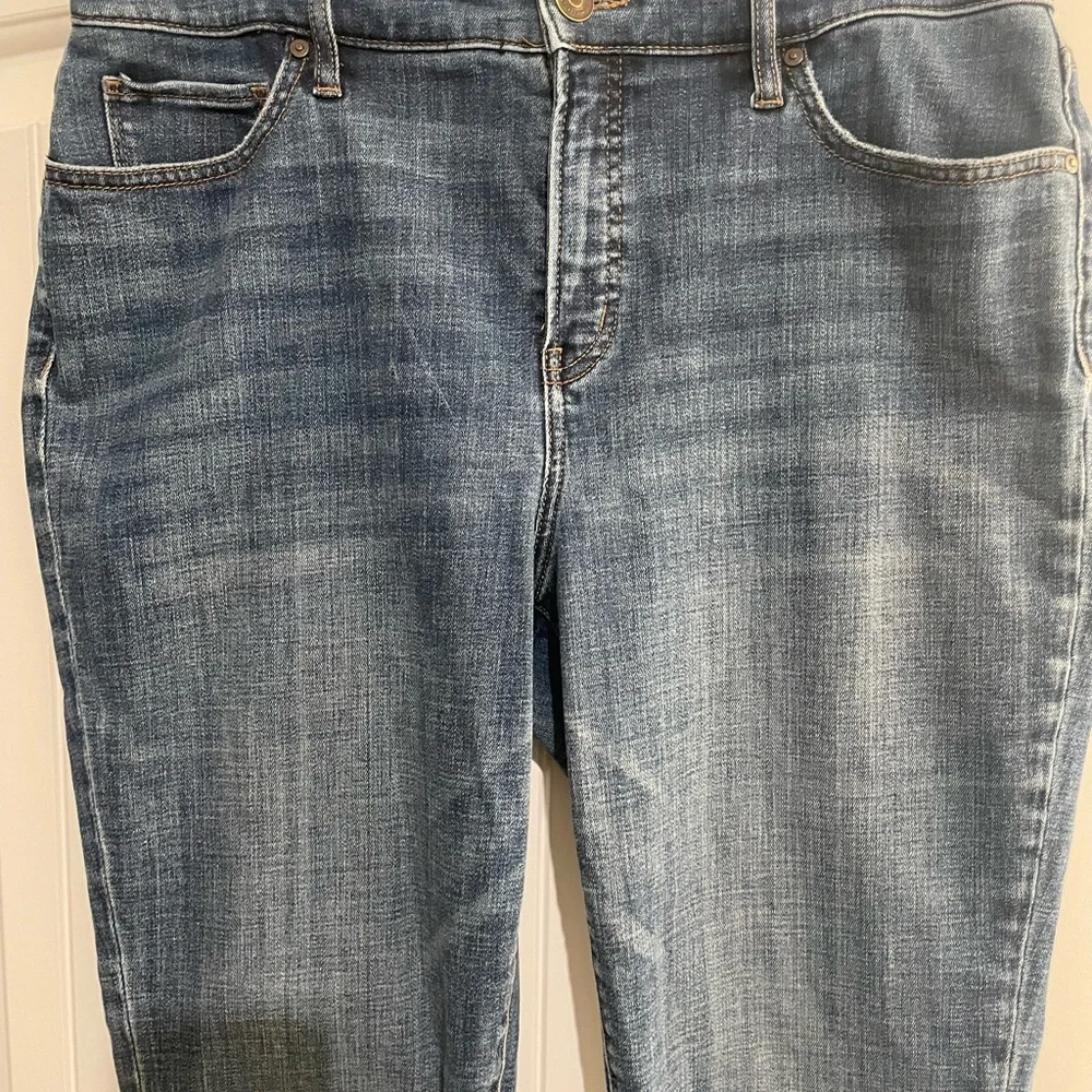 Chico's So Slimming Girlfriend Slim Leg Crop Jeans. Women’s size 10. - Picture 2 of 12